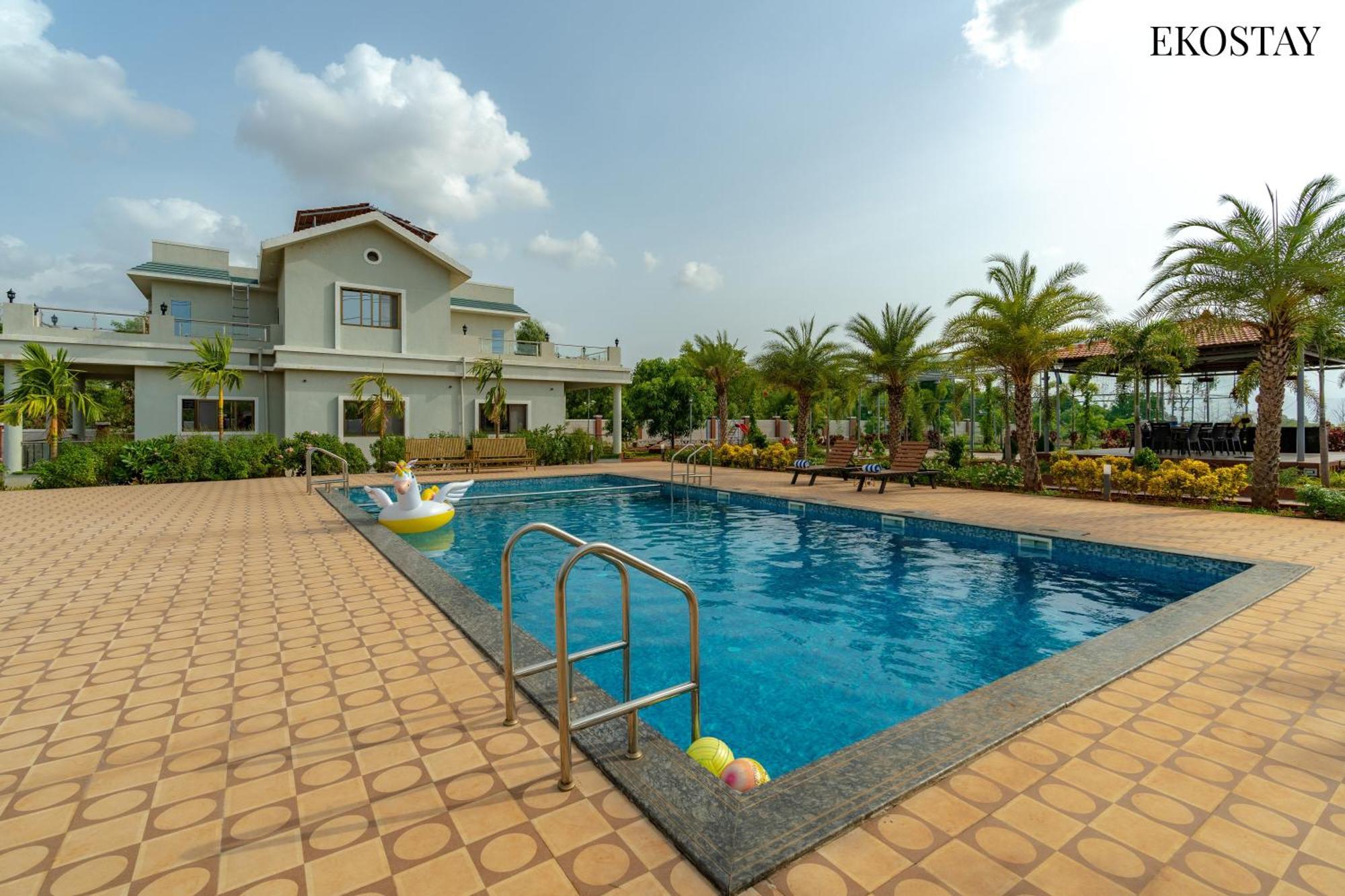 Ekostay Gold Palm Estate I Cricket Turf I Rain Dance I 2 Acre Property Karjat Εξωτερικό φωτογραφία