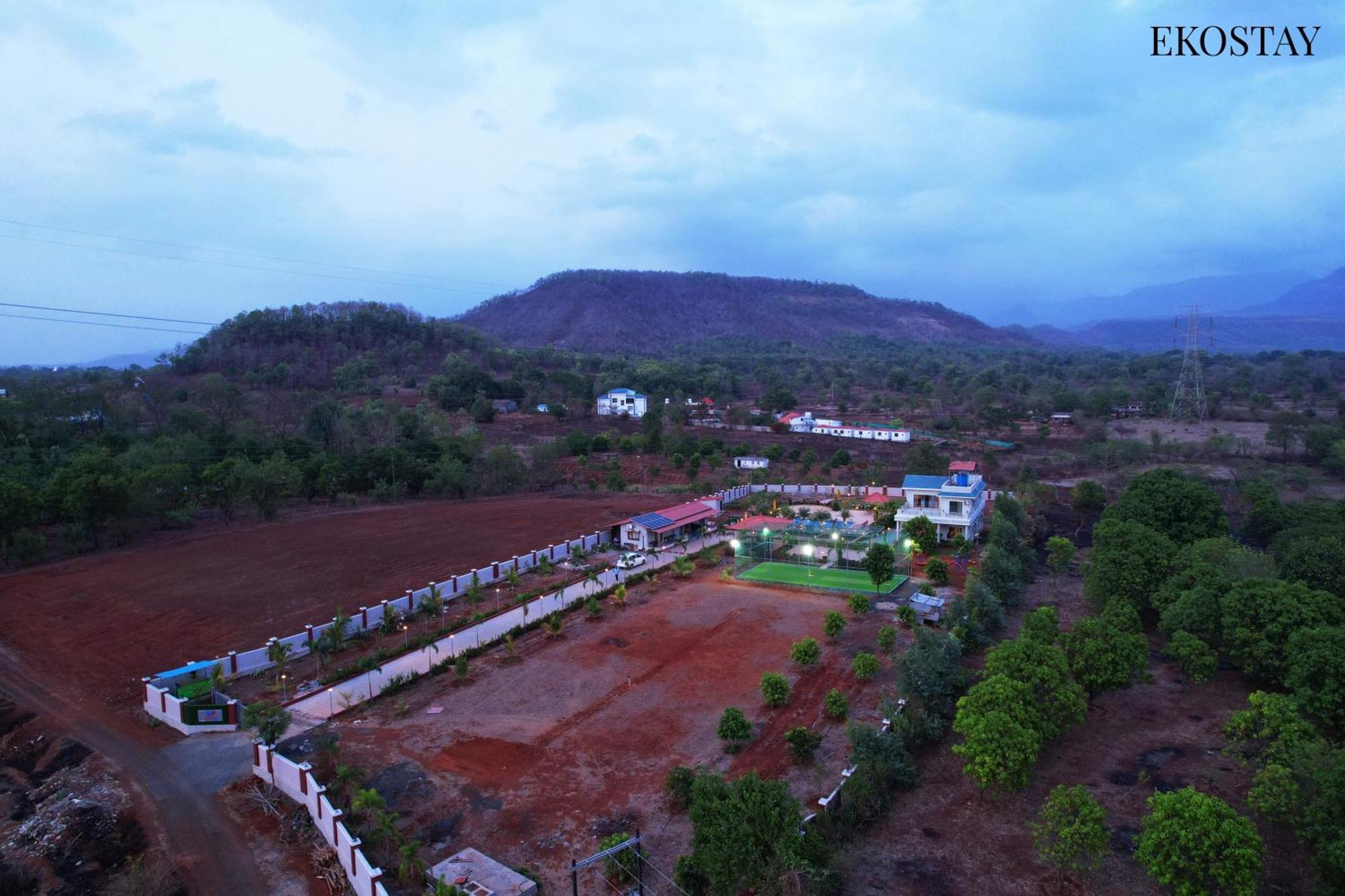 Ekostay Gold Palm Estate I Cricket Turf I Rain Dance I 2 Acre Property Karjat Εξωτερικό φωτογραφία
